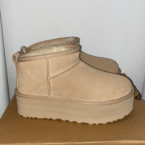 UGG CLASSIC ULTRA MINI PLATFORM - Picture 2 of 6